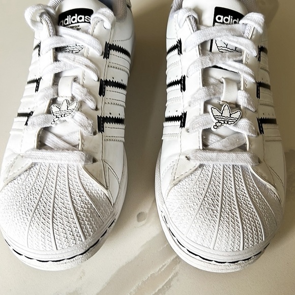 Adidas Superstar Shell Toe White Black Striped Cartoon Bubble Sneakers Youth 4 - Picture 5 of 15